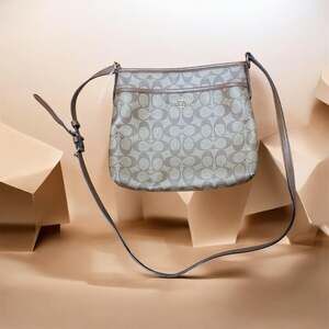 Coach Signature Zip Top Crossbody Bag F29210